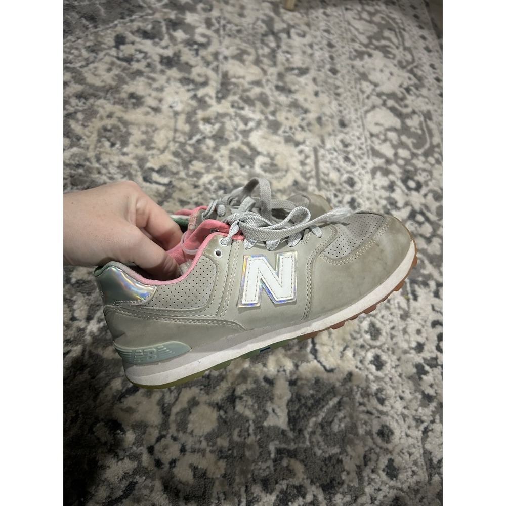 Girl Grey and‎ Pink New Balance Shoes Size 3 Youth